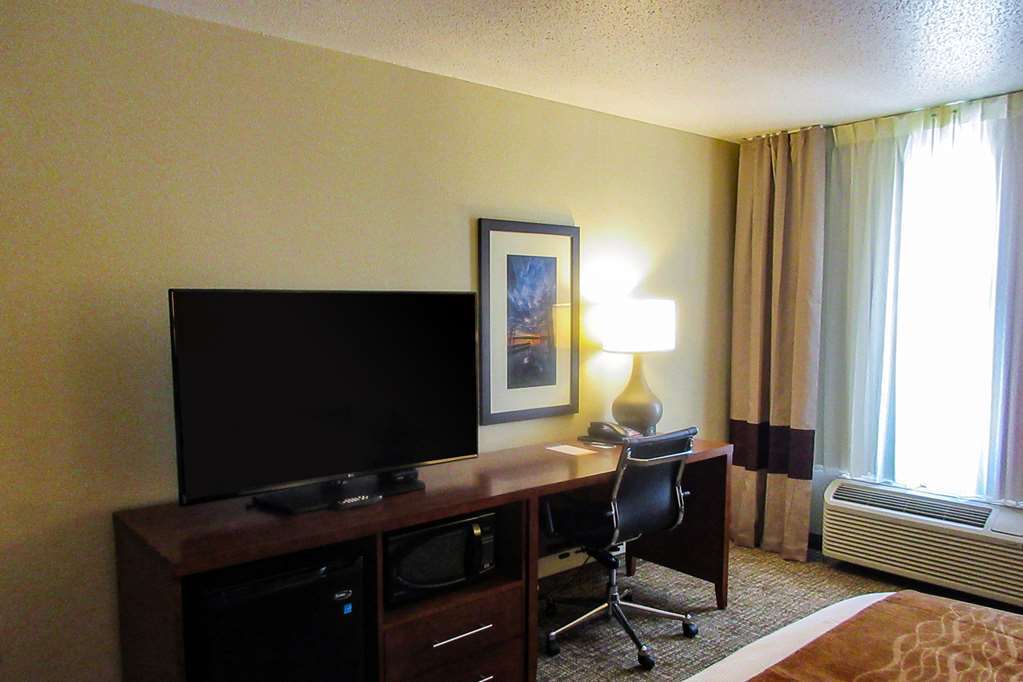 Comfort Inn Dekalb - Adjacent The University Oda fotoğraf