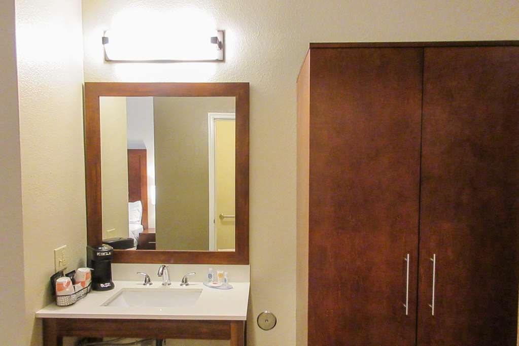 Comfort Inn Dekalb - Adjacent The University Oda fotoğraf